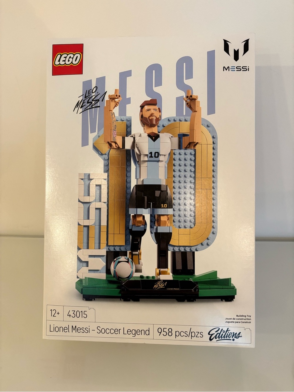 LEGO Lionel Messi Soccer Legend 43015 958pc NIB